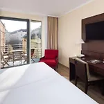 إن إتش سيتي 4*