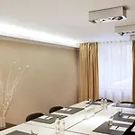 إن إتش سيتي فندق بودابست