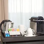 إن إتش سيتي فندق 4*