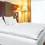 إن إتش سيتي 4*