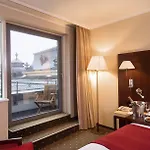 إن إتش سيتي فندق 4*