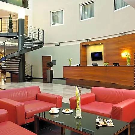 Hotell Nh 4*