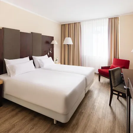 Hotell Nh 4*