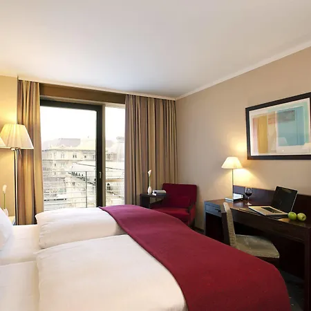 Nh シティ 4*