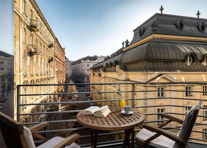 Nh布达佩斯市酒店 酒店