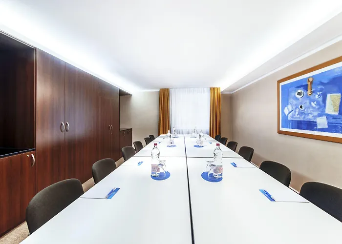 Nh布达佩斯市酒店 4*