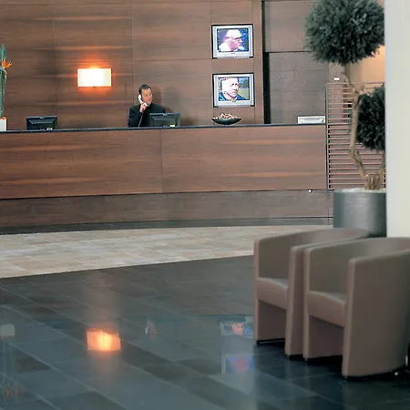 Nh シティ ホテル 4*