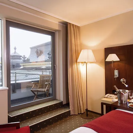 Nh シティ ホテル 4*